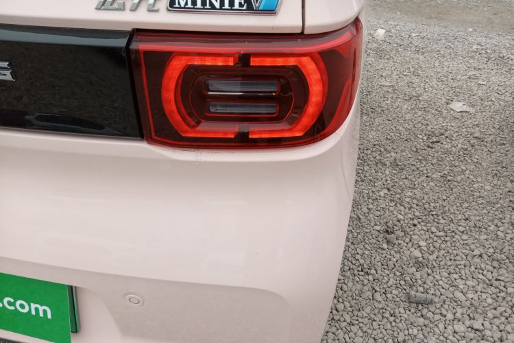 五菱汽车 宏光MINIEV 2022款 马卡龙时尚款 三元锂车身外观9