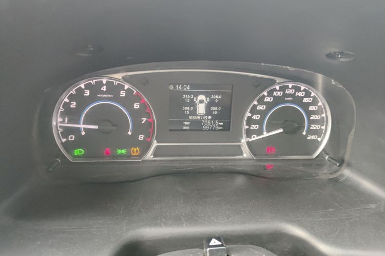 江铃 特顺 2021款 2.8T空间王金牛款短轴中高顶6座柴油国VI JX493中控内饰14