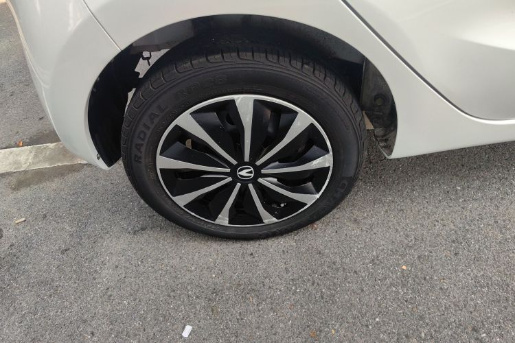 长安欧尚 奔奔E-Star 2021款 国民版 心悦版 磷酸铁锂（31.86kWh）车身外观6008