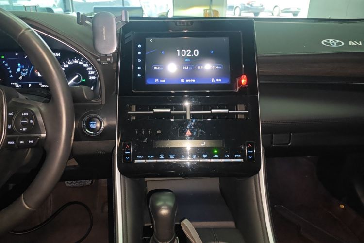 丰田 亚洲龙 2023款 2.0L 臻选版中控内饰16