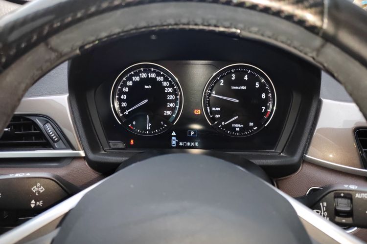 宝马X1 2019款 sDrive18Li 尊享型中控内饰14