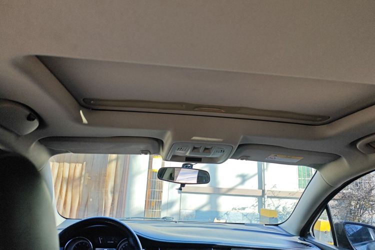 别克 威朗 2017款 三厢 20T 双离合领先型中控内饰22