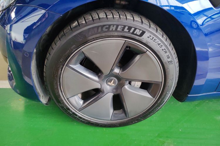 特斯拉 Model 3 2021款 标准续航后驱升级版车身外观6007