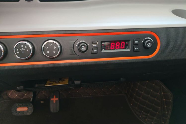 五菱汽车 宏光MINIEV 2022款 轻松款 磷酸铁锂局部细节16