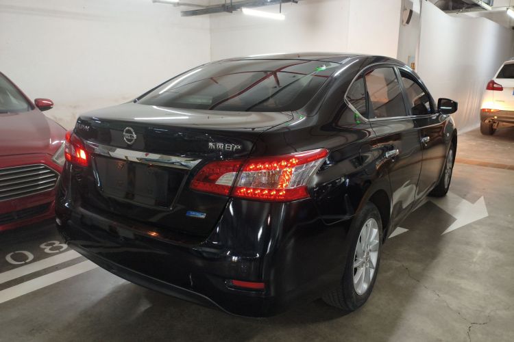 日产 轩逸 2012款 1.6XL 手动豪华版车身外观7