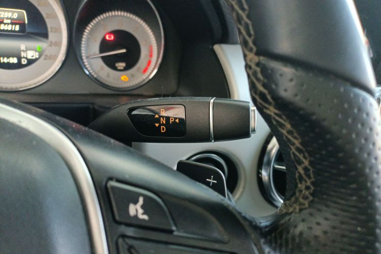 奔驰GLK级 2013款 GLK 300 4MATIC 动感天窗型局部细节18