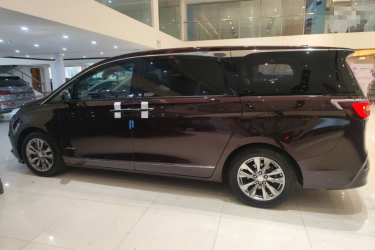 别克GL8 2022款 Avenir艾维亚 六座贤礼版车身外观4