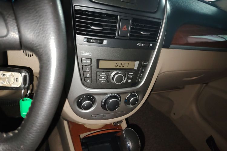 别克 凯越 2013款 1.5L 自动尊享型局部细节16