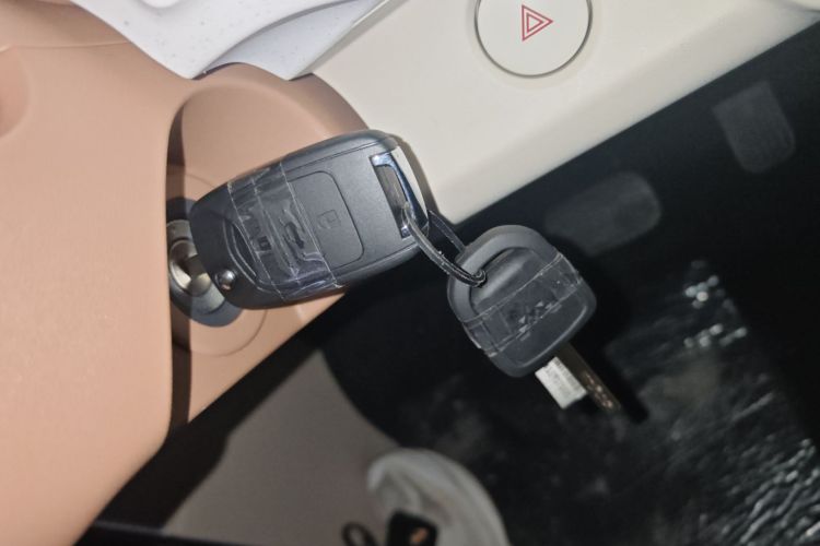 五菱汽车 宏光MINIEV 2024款 第三代 215km 青春版中控内饰7001