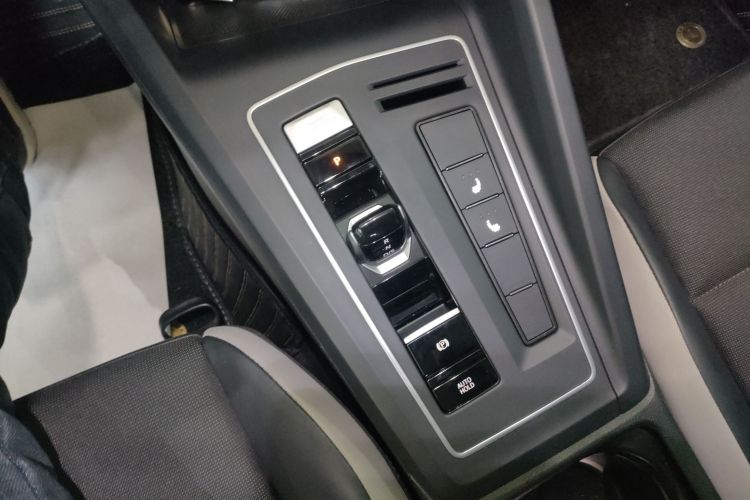 大众 高尔夫 2023款 改款 280TSI DSG Pro中控内饰18