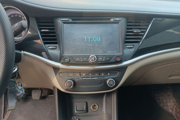 别克 威朗 2015款 三厢 15S 手动进取型局部细节16