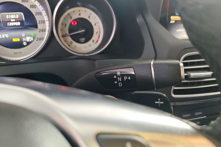 奔驰E级(进口) 2016款 E 200 轿跑车 灵动版中控内饰18