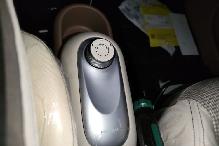 五菱汽车 宏光MINIEV 2025款 四门版 进阶款中控内饰18