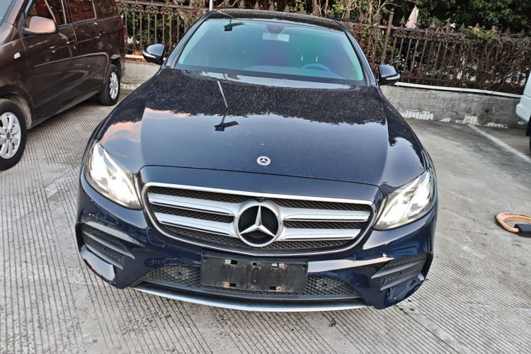 奔驰E级 2020款 改款 E 300 L 运动时尚型车身外观2