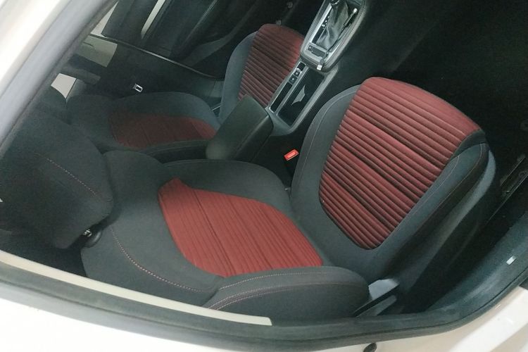 名爵 MG6 2019款 20T 自动星辉版局部细节41