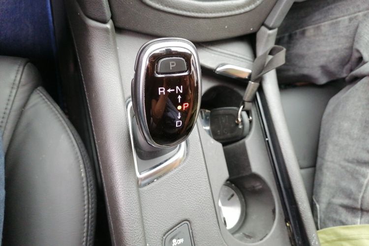 凯迪拉克XT5 2018款 28T 四驱豪华型中控内饰18