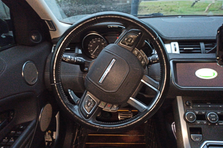 路虎 揽胜极光 2018款 240PS SE DYNAMIC 智锐版中控内饰13