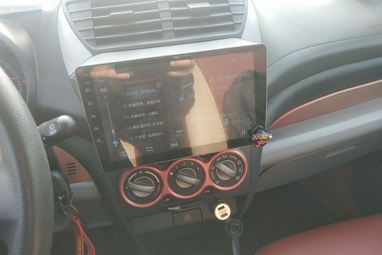 铃木 奥拓 2013款 1.0L 自动豪华型局部细节16