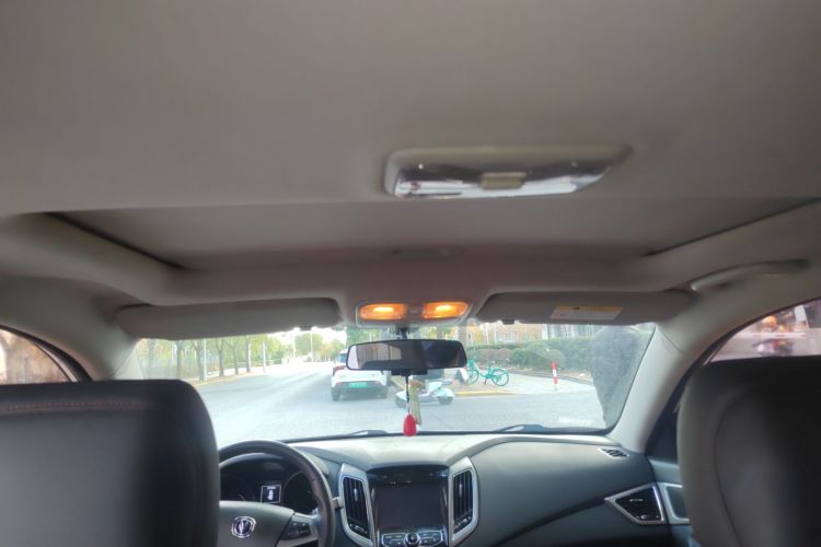 长安 逸动 2016款 XT 1.6L 手动俊酷型局部细节22