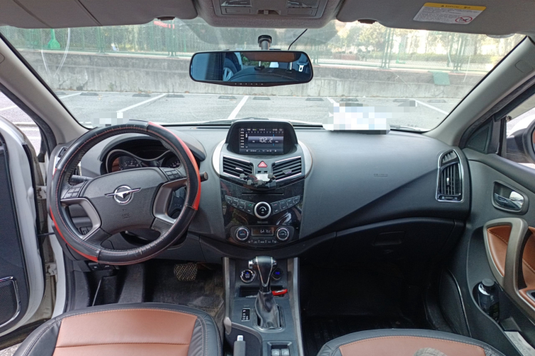 海马S5 2016款 1.5T CVT创享版中控内饰7002