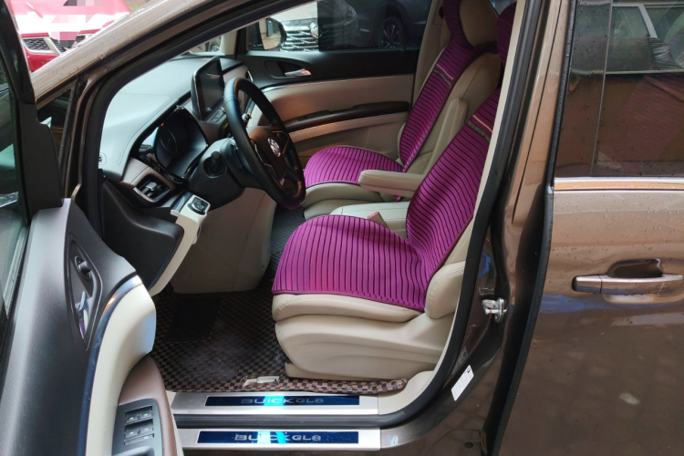 别克GL8 2023款 陆上公务舱 舒适型中控内饰19