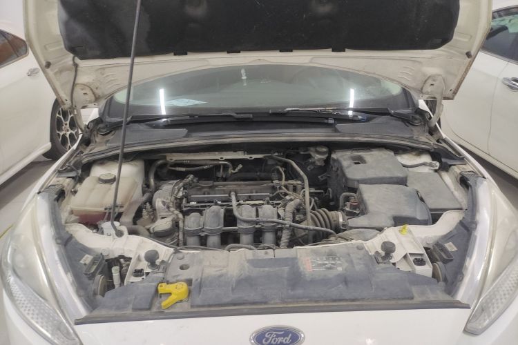 福特 福克斯 2017款 三厢 1.6L 自动风尚型智行版机舱底盘24