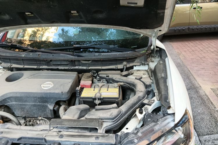 日产 奇骏 2015款 2.5L CVT领先MAX版 4WD局部细节9007