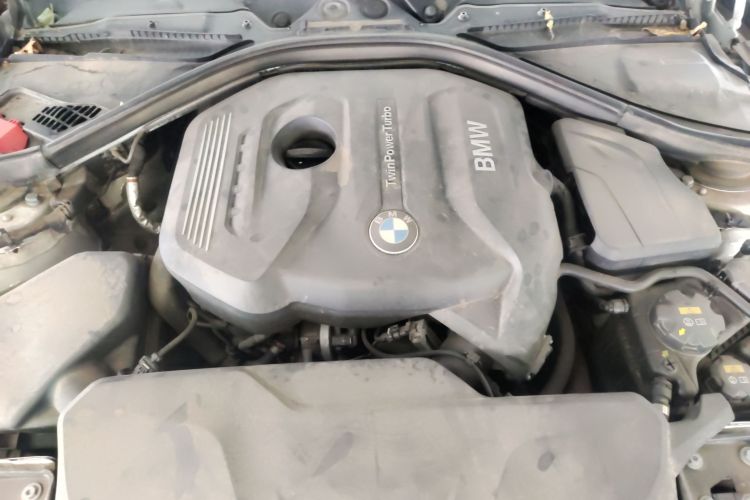 宝马3系 2019款 320Li 时尚型机舱底盘24