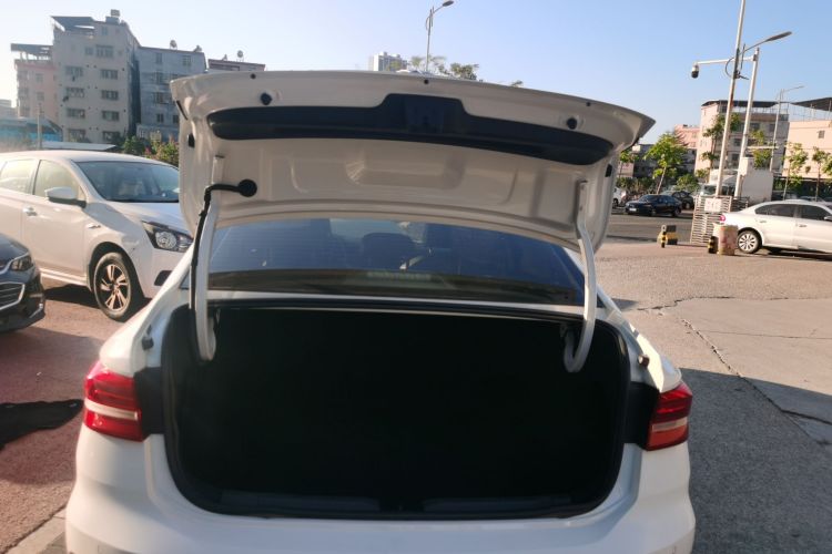 大众 朗逸 2018款 1.5L 自动舒适版 国V机舱底盘23