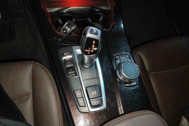 宝马X4 2014款 xDrive20i X设计套装中控内饰18