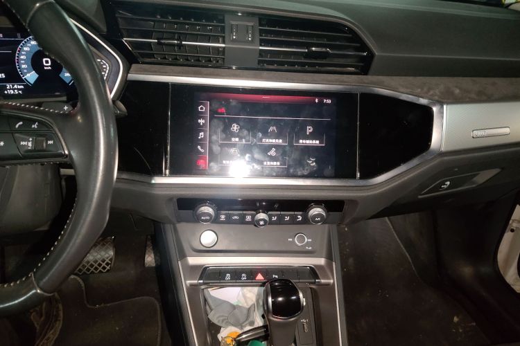 奥迪Q3 2020款 35 TFSI 时尚动感型中控内饰16