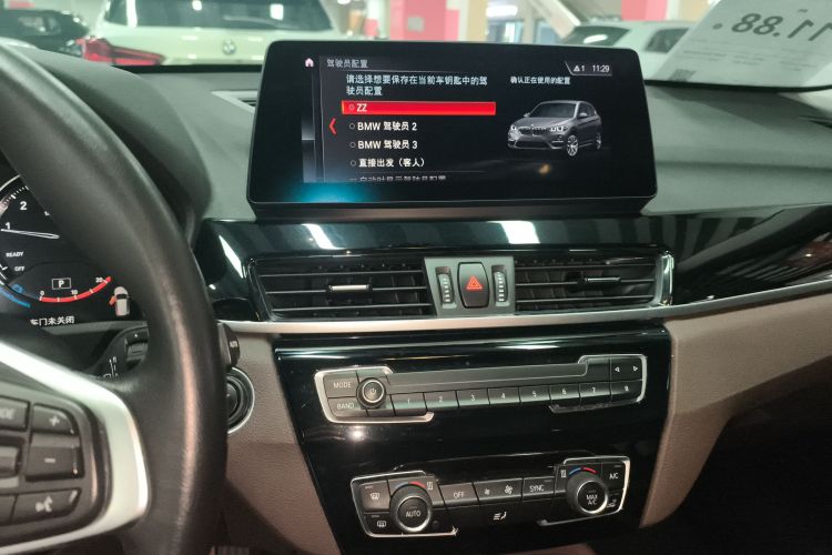 宝马X1 2020款 sDrive25Li 领先型中控内饰16