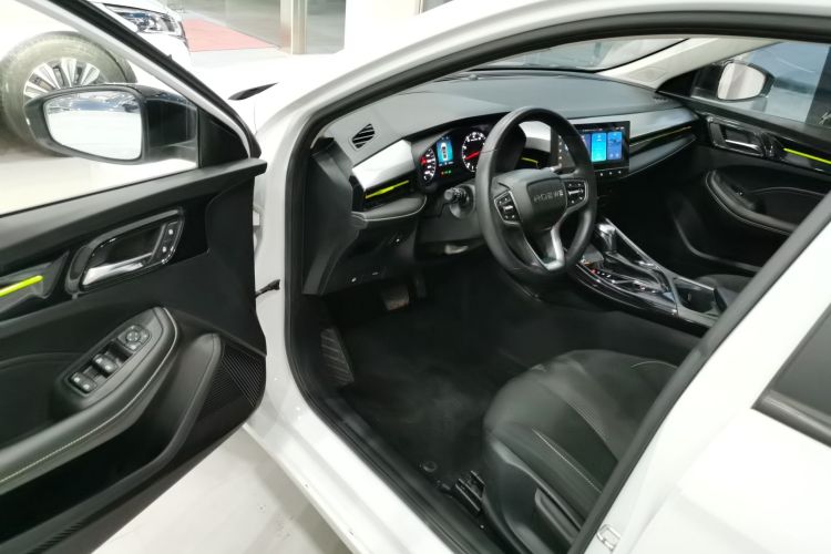 荣威i5 2021款 1.5L CVT铂金版中控内饰20