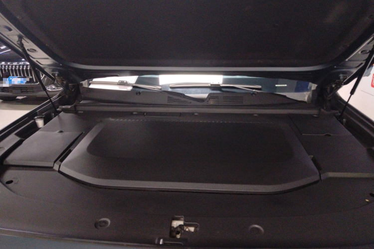 深蓝汽车 深蓝G318 2024款 两驱空悬版机舱底盘24