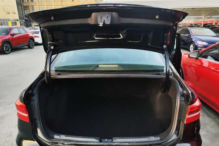 大众 朗逸 2019款 280TSI DSG舒适版 国VI机舱底盘23