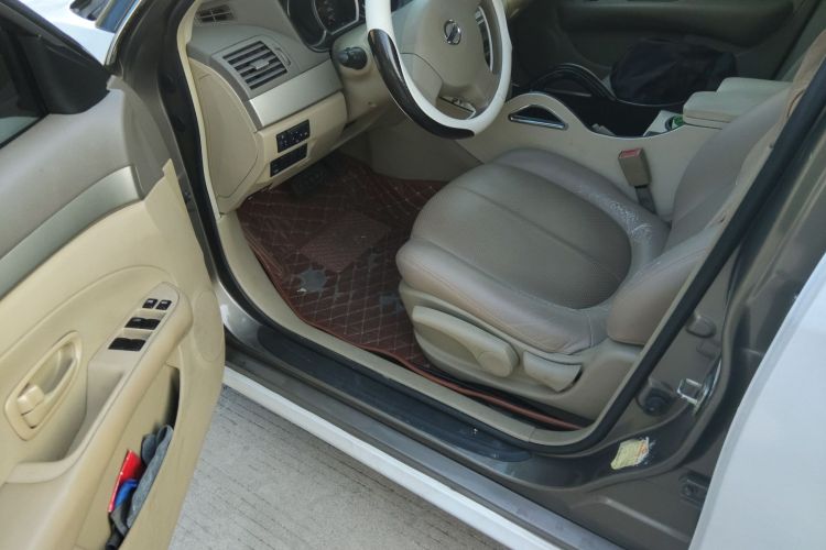 日产 轩逸 2018款 经典 1.6XE+ CVT豪华版中控内饰7003