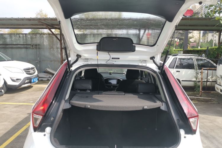 名爵3 2017款 1.5L 自动智联豪华版机舱底盘23