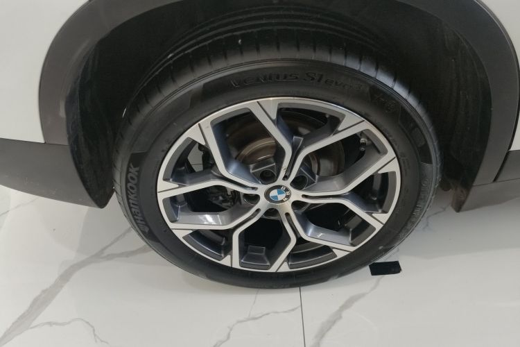 宝马X1 2021款 改款 sDrive25Li 领先型车身外观56