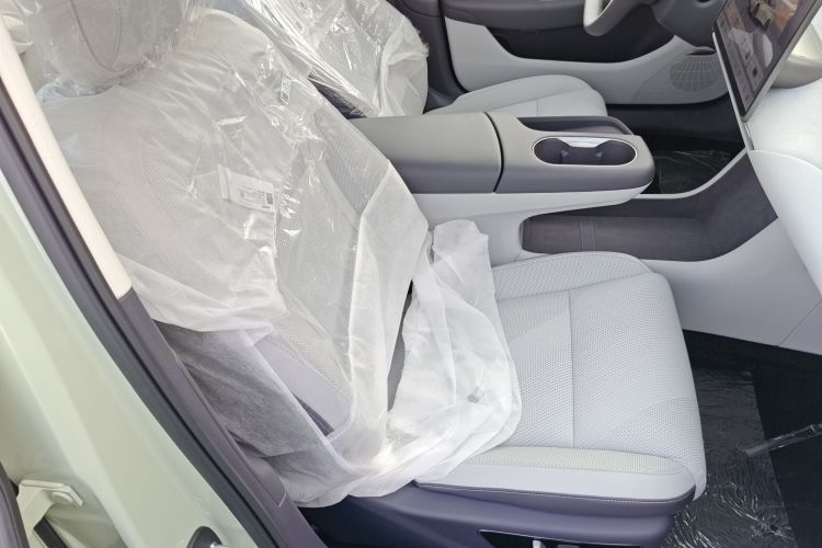 红旗天工05 2025款 550智选版局部细节41