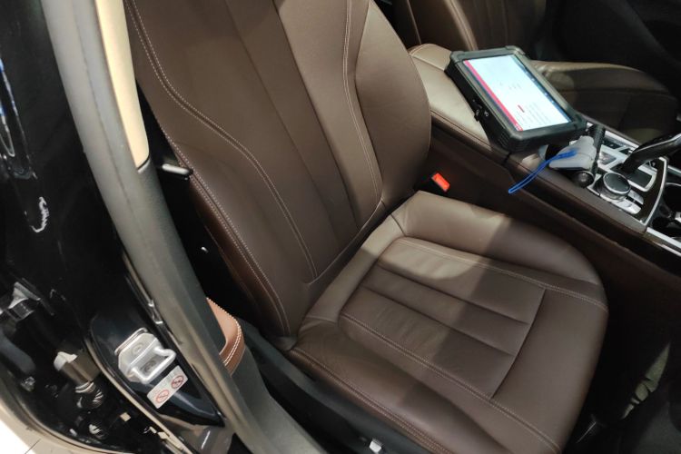 宝马7系 2018款 730Li 领先型 卓越套装局部细节41