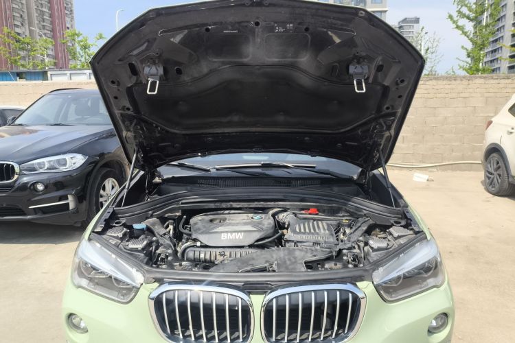 宝马X1 2016款 sDrive20Li 豪华型机舱底盘24