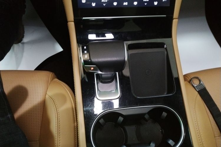 理想汽车 理想ONE 2021款 增程6座版中控内饰18