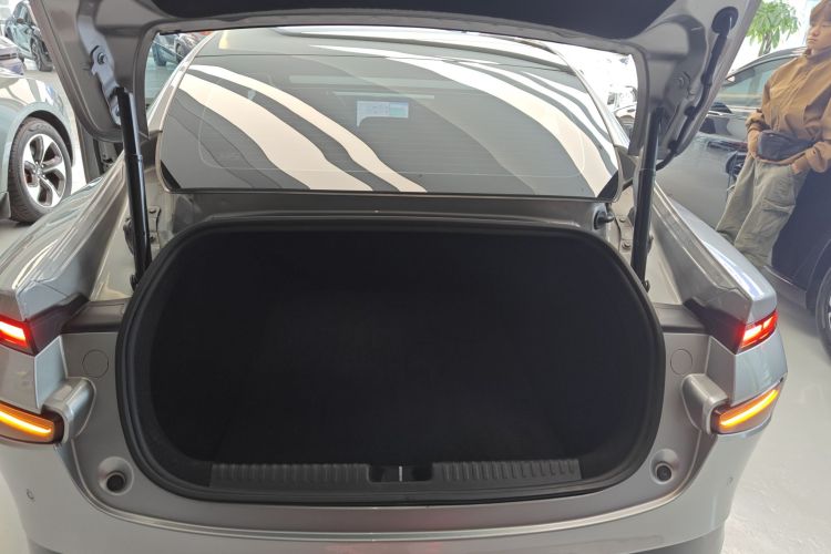 小鹏P7 2022款 480E机舱底盘23