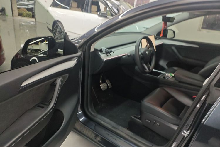 特斯拉 Model Y 2024款 Performance高性能版中控内饰7003