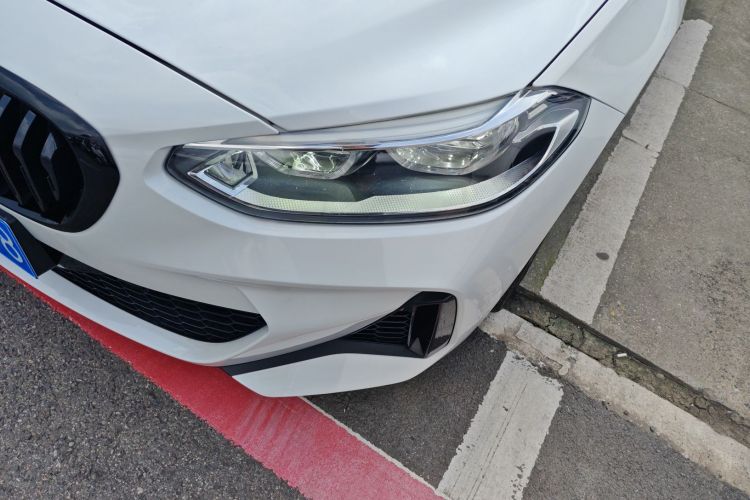 宝马1系 2021款 120i M运动曜夜版车身外观36