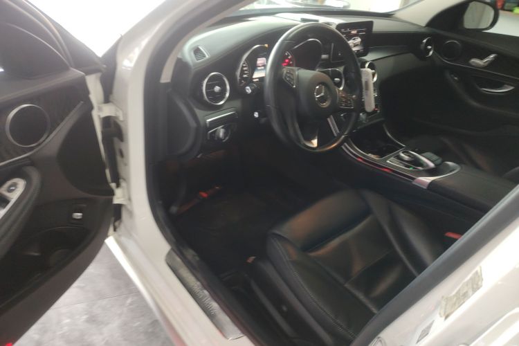 奔驰C级 2017款 改款 C 180 L 时尚型运动版中控内饰20