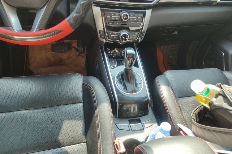 众泰 大迈X5 2015款 1.5T CVT知县型 国V中控内饰18