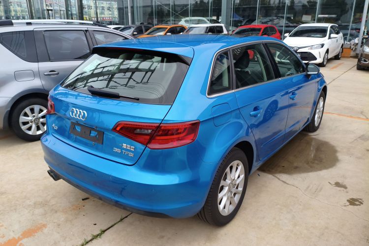 奥迪A3 2015款 Sportback 35 TFSI 百万纪念智领型车身外观7