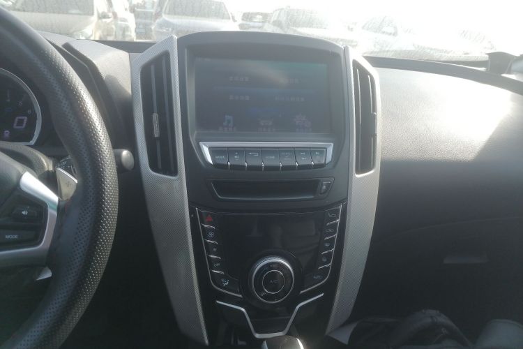 纳智捷 优6 SUV 2017款 1.8T 魅力升级型中控内饰16