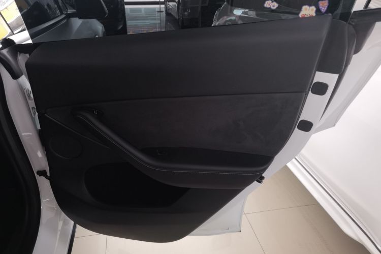 特斯拉 Model Y 2022款 改款 后轮驱动版中控内饰45